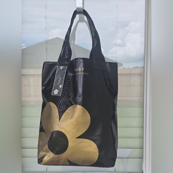 Marc Jacobs Daisy Tote Bag Women’s Cute Black Gold Stylish Patent Leather New - Picture 5 of 16